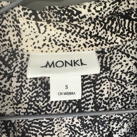 Monki brand (weekday), size small, shirt dress, pockets, long sleeve, leaf print - Picture 3 of 8